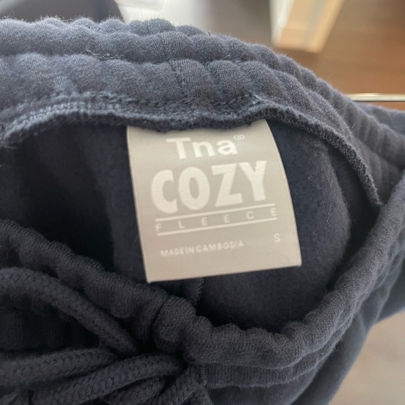 TNA Fleece Shorts - Picture 2 of 3